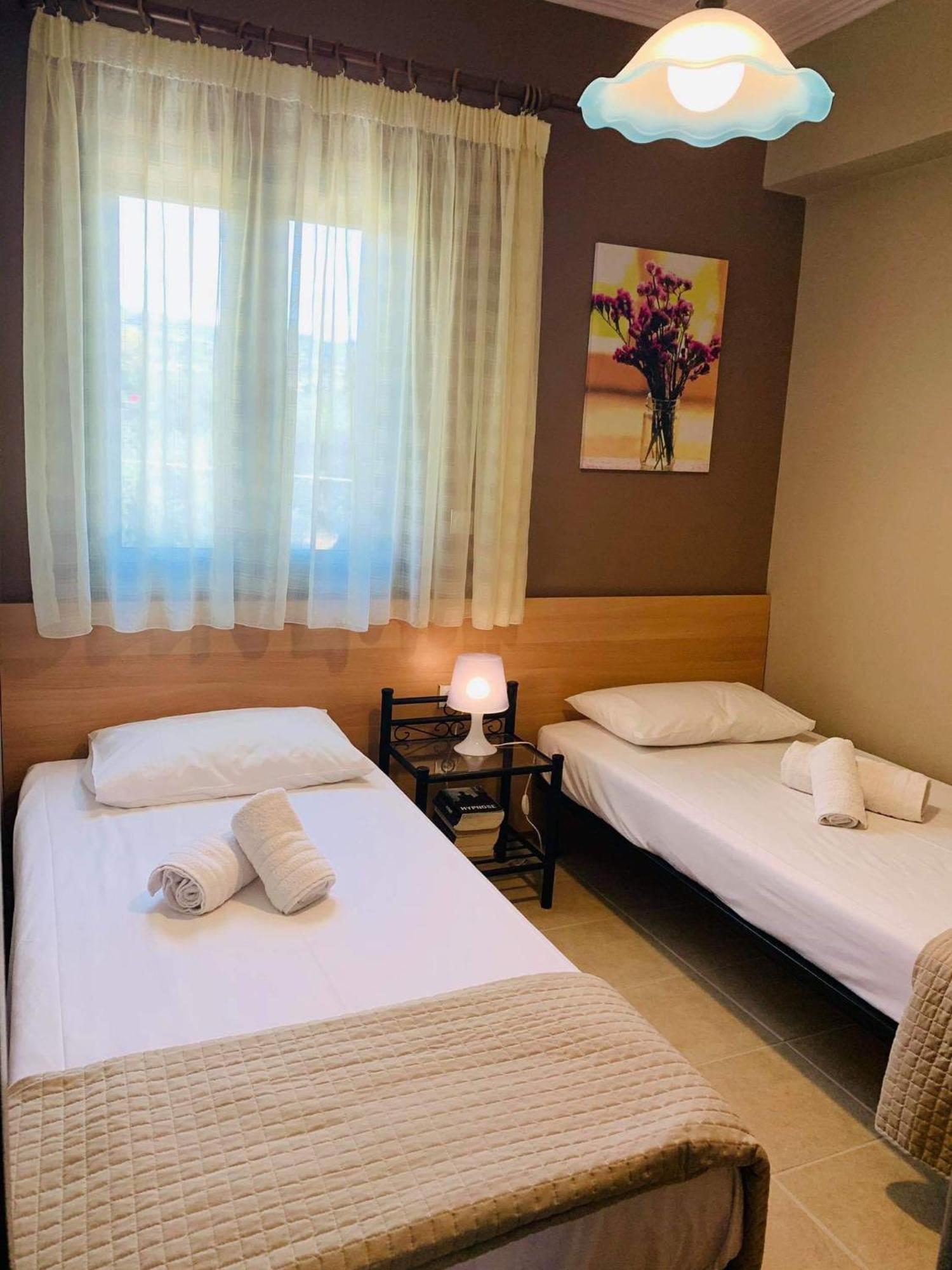 Finikes Apartments Stoúpa 部屋 写真