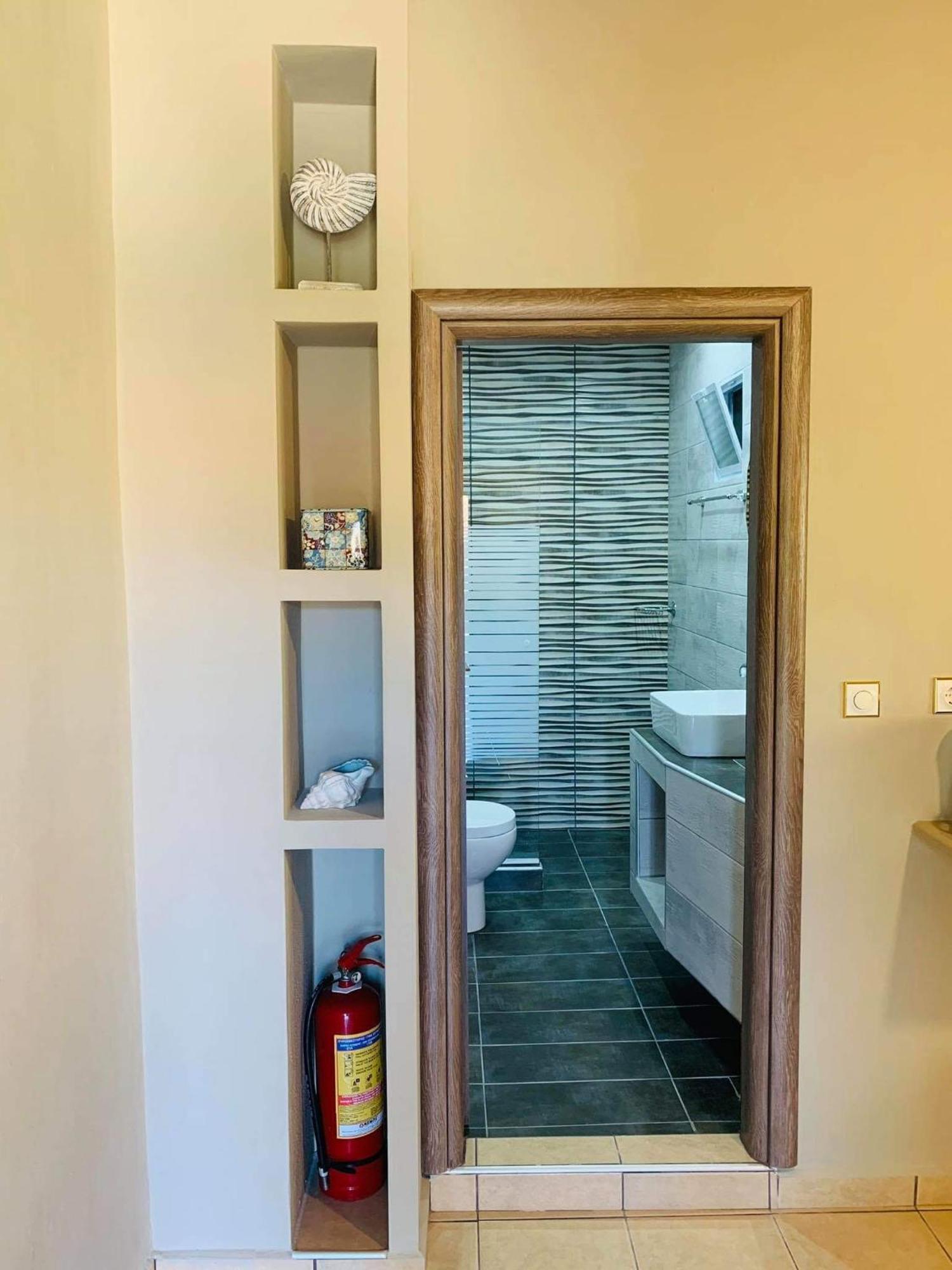 Finikes Apartments Stoúpa 部屋 写真