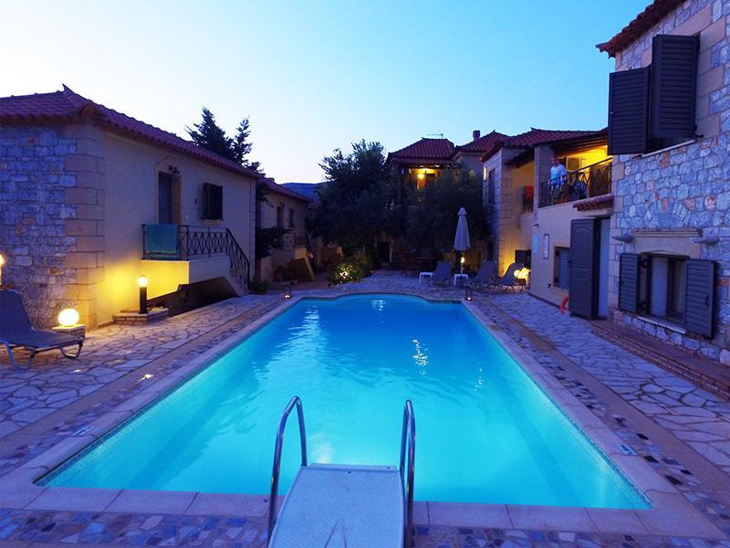 Finikes Apartments Stoúpa エクステリア 写真