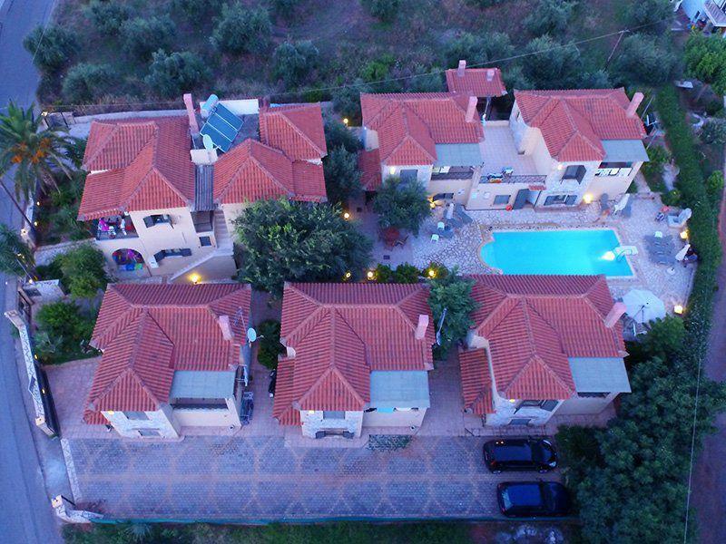 Finikes Apartments Stoúpa エクステリア 写真